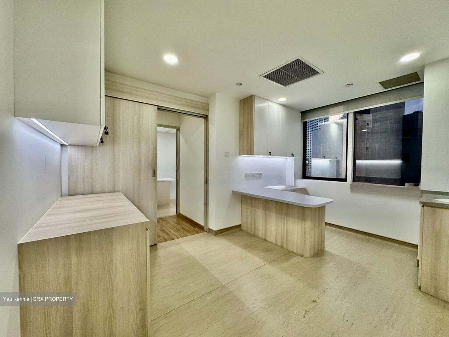 Mount Elizabeth Hospital (D9), Retail #483765971